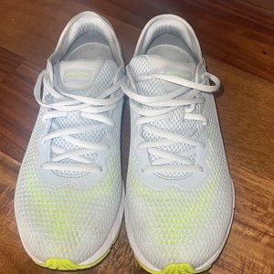 Under Armor Hovr sonic 4